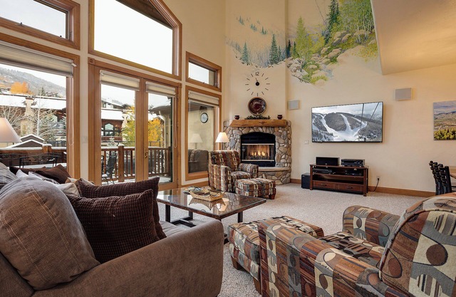 X2741 | A/C | Spacious Townhome | Great Location | Hot Tub | Pool | Views | Wint