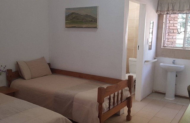 XYZ GUEST HOUSE-Twin Bed Room