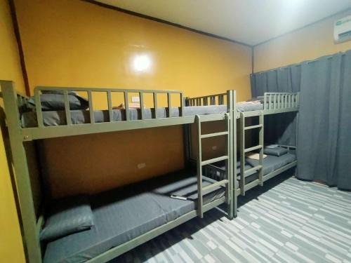 Yelcalibre Guesthouse and Rentals
