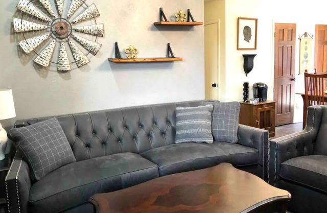 ~ Yellowstone ~ Close to Texas Tech ! 🟥👆🏻⬛️ ✨Cute 2 Bed & 1 bath✨