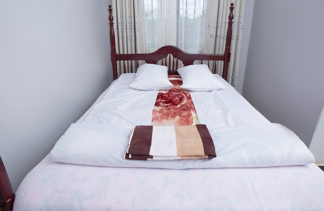Yobo's Complex Guest House