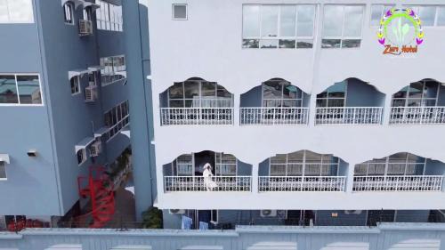 ZURI BIEN Hotel