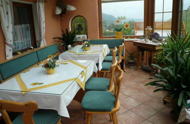Zweibettzimmer, Dusche, Etagentoilette, Balkon - Landhaus Alpenblick