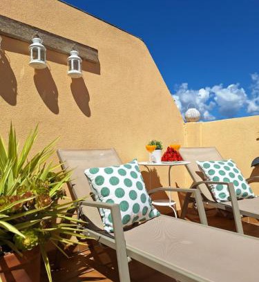 Nerja Apartment | Ático fresco y luminoso con aparcamiento privado