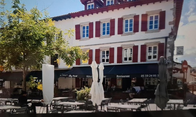 Behobie Hotel | ÔBERGE MAITE