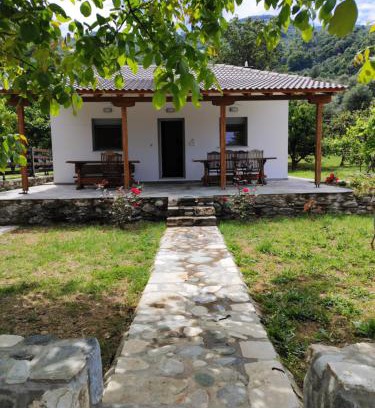Zagora-Mouresi House | Το καλύβι στην Ανάληψη