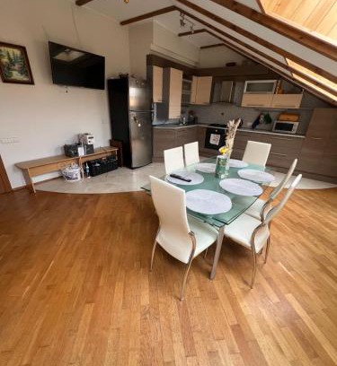 Yavory Apartment | Апартаменти на Сихові