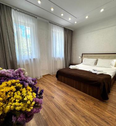 Yavory Hotel | Міні-готель Три Корони