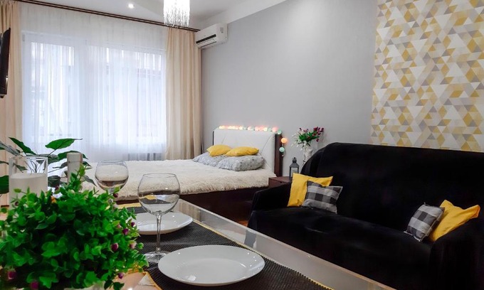 Odessa City Center Apartment | Уютная студия с балконом в Центре города
