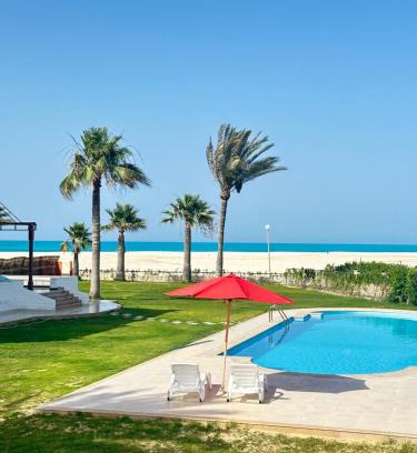 Marina El Alamein Villa | فيلا7غرف اول صف على البحر بحمام السباحة مارينا 5 الساحل الشمالي العلمين