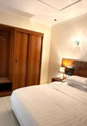 Haql Apartment | نصف القمر للشقق المخدومة