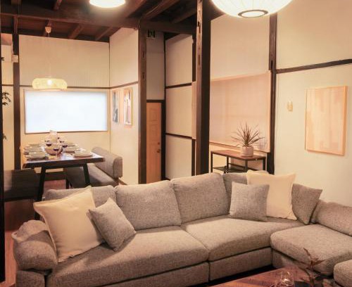 Honmachi Apartment | 新宿まで近い 最寄駅徒歩4分 最大10名の貸切一軒屋 3BR 子連れ歓迎 高速Wi-Fi