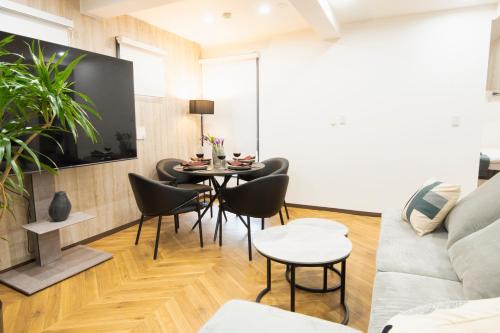Okubo Apartment | 新宿駅徒歩15分! キッチン&洗濯乾燥機完備で 東京ライフを満喫しながら快適ロングステイ