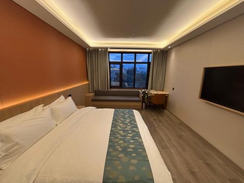 Bishkek Hotel | 比什凯克水晶轻奢智享酒店阿拉套广场店Bishkek Crystal Luxury Smart Hotel Ala-Too Square Branch