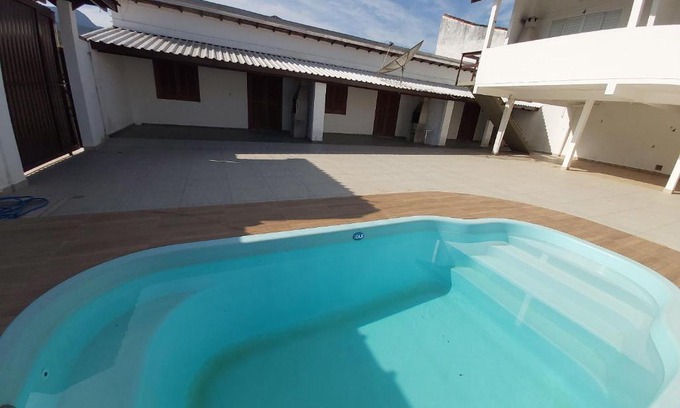 Maranduba Ski Chalet | 0006.02 - Maranduba - Chalé - 1 Dorm - 5 Pess - 3 Quadras Do Mar - Piscina Coletiva - WIFI