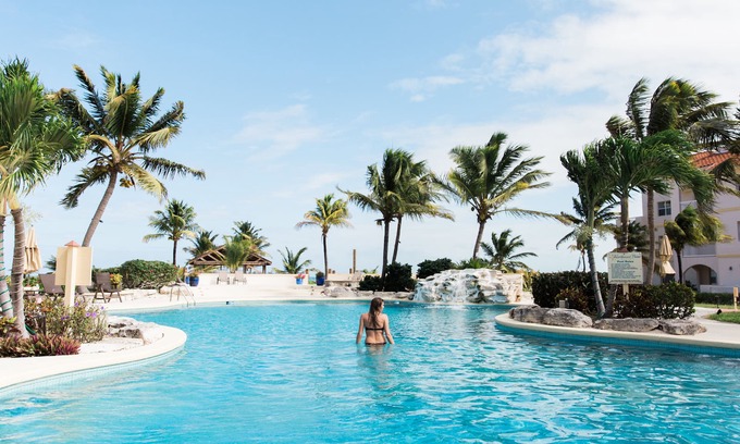 Wheeland Settlement Condo | 1 bdrm queen bed access to pool, hot tub, private beach, upgrades