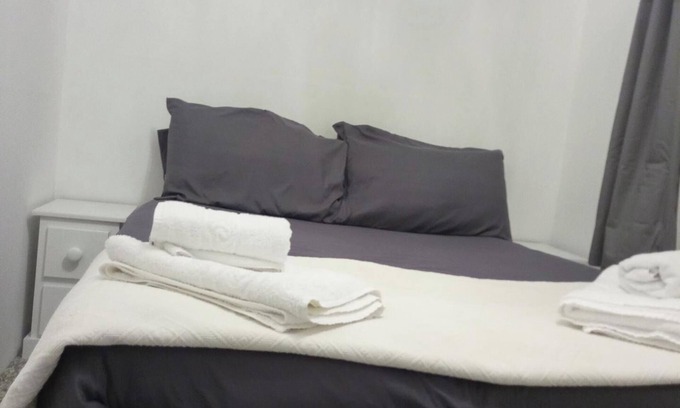 Newquay Ski Chalet | 1-Bed Chalet, Sleeps 2, Parking, Pets Allowed
