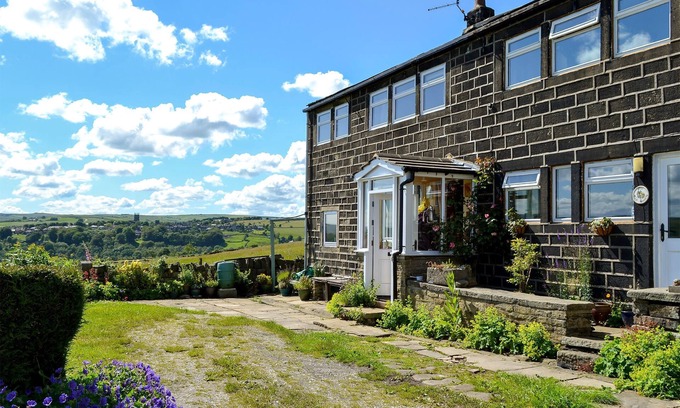 Wadsworth Cottage | 1 bedroom accommodation in Hebden Bridge