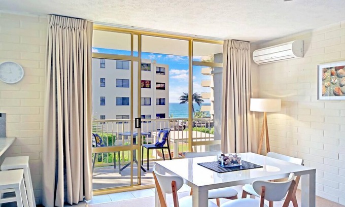 Sunshine Coast Apartment | 1 Bedroom Apartment Ocean View @ Surf Dance
