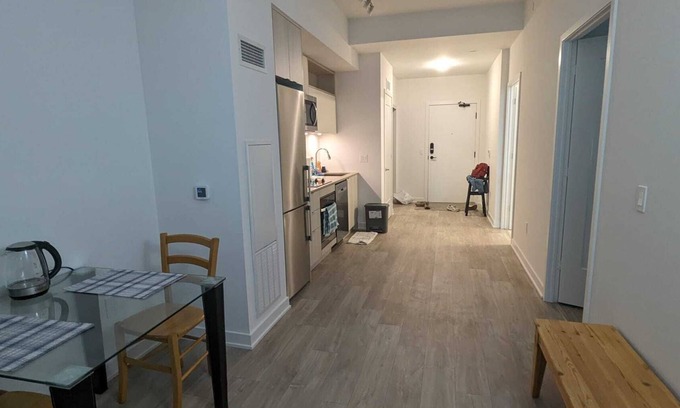 St. Lawrence Apartment | 1-bedroom apartment near St Lawrence market, pool and fitness room in condo