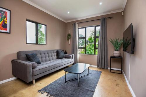 Durban North Apartment | 1 Bedroom Apartment - Unit 1 loadshedding free