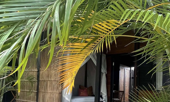 English Harbour Apartment | 1 Bedroom Bali style studio suite on lush property in English Harbour!