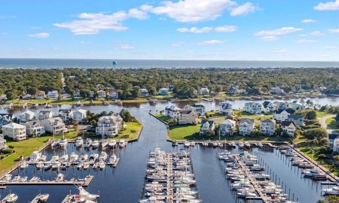 St. James Condo | 1 bedroom condo in St James in Southport - great amenities!