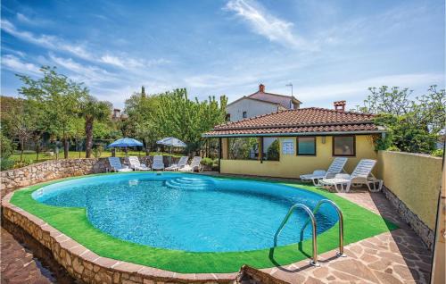 Kukci Apartment | 1 Bedroom Cozy Apartment In Porec