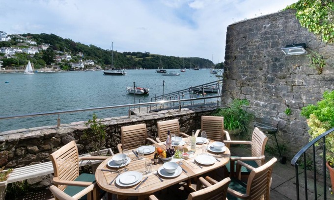 Dartmouth Cottage | 1 Bight Boatyard