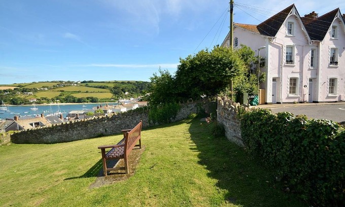 Salcombe Cottage | 1 Charborough House