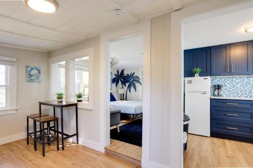 Lake Worth Apartment | 1 Mi to Lake Worth Beach Park Chic Studio