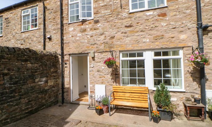 Alston House | 1 The Stables