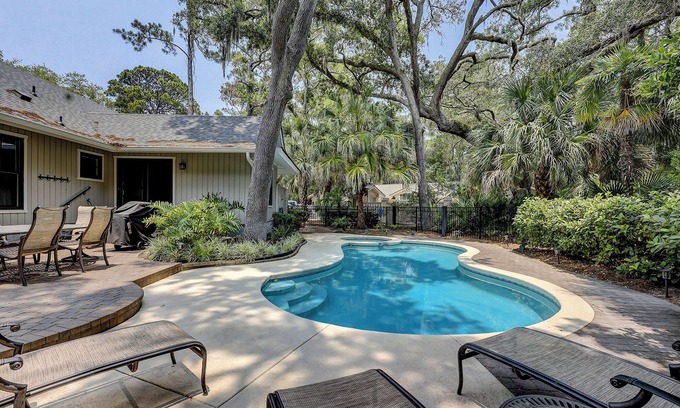 Heritage Woods House | 10 Baynard Cove-5 Minute walk to the beach with Private Pool & Spa