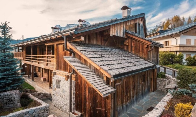 Cortina d'Ampezzo Ski Chalet | 10 LUXURY CHALET WITH SAUNA, GYM AND PRIVATE GARDEN IN THE HEART OF CORTINA