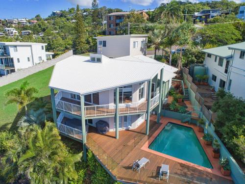 Coolum Beach House | 10 Mona Vista Court