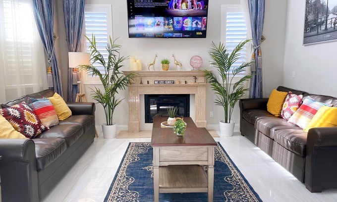 Midway City House | 100% Luxury House,Massage Chair,Mini Golf, Kid play,Disney/Beach, 6BD/6BAβ³οΈποΈπποΈπ‘