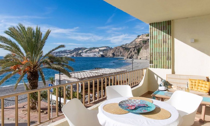 Almunecar Apartment | 100 m² Apartment ∙ 1 bedroom ∙ 3 guests
