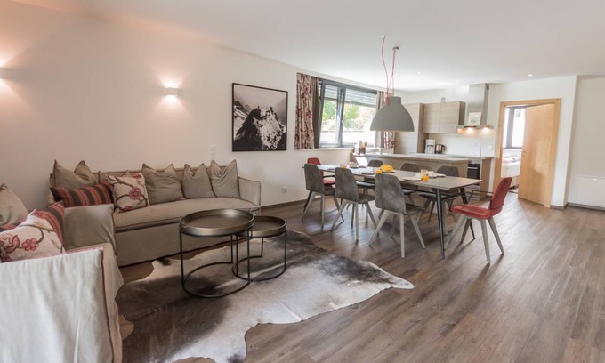 Schuttdorf Apartment | 100 m² Apartment ∙ 3 bedrooms ∙ 6 guests