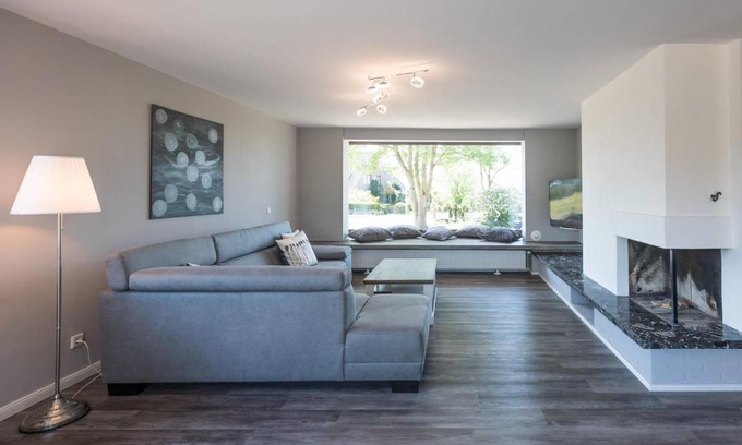 Husum Apartment | 100 m² Apartment ∙ 2 bedrooms ∙ 4 guests