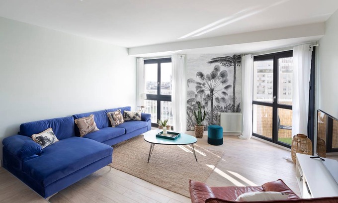 Colombier - Champ de Mars Apartment | 100 m² Apartment ∙ 3 bedrooms ∙ 6 guests