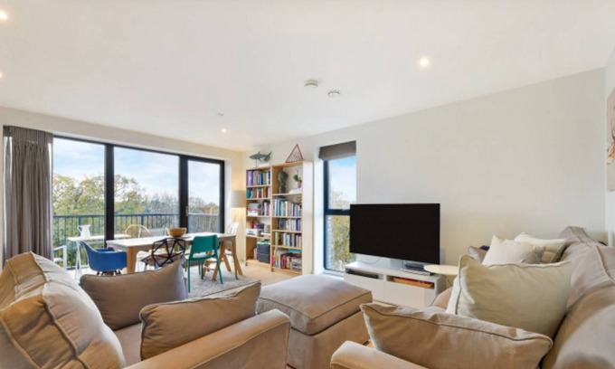 West Hill Apartment | 100 m² Apartment ∙ 3 bedrooms ∙ 6 guests