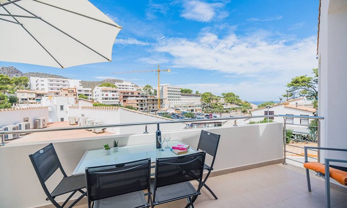 Cala San Vicente Ski Chalet | 100 m² Chalet ∙ 3 bedrooms ∙ 5 guests