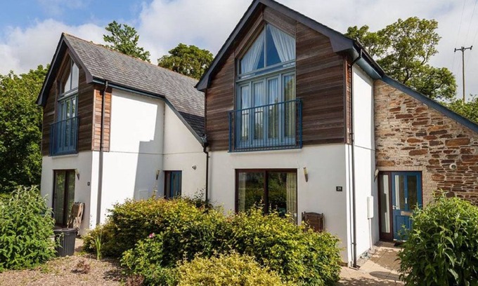 Carnon Downs House | 100 m² House ∙ 1 bedroom ∙ 4 guests