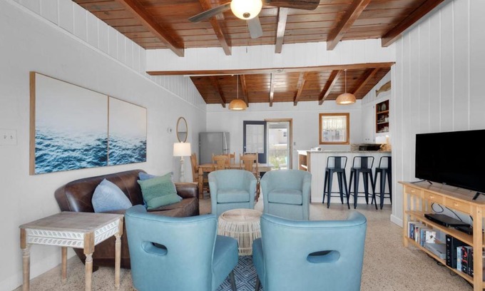 Toilla Segunda House | 100 yards from the Gulf 4 Bedroom Retreat