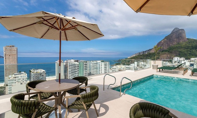 Leblon Apartment | (1006) Apartamento com 2 Suítes e Vista para o Cristo