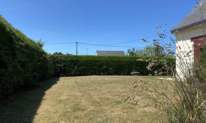 Planguenoual House | 104m² house with large enclosed garden.