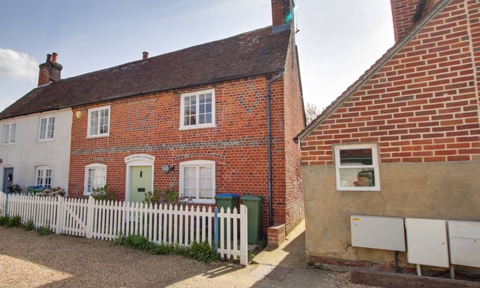 Lower Swanwick Cottage | 105 m² Cottage ∙ 2 bedrooms ∙ 4 guests