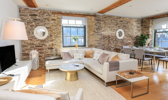 Dartmouth Cottage | 105 m² Cottage ∙ 2 bedrooms ∙ 4 guests