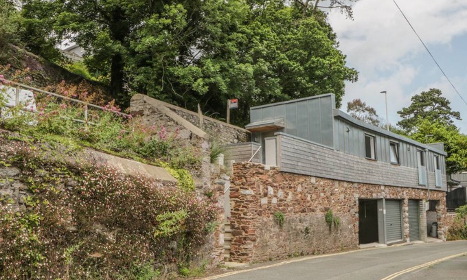 Dartmouth Cottage | 105 m² Cottage ∙ 2 bedrooms ∙ 4 guests