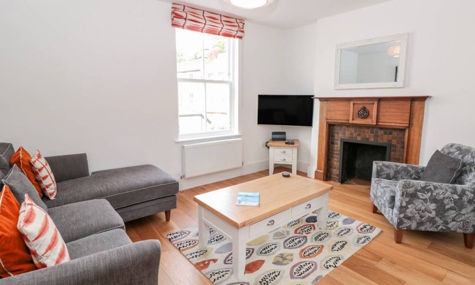 Dartmouth Cottage | 105 m² Cottage ∙ 2 bedrooms ∙ 4 guests